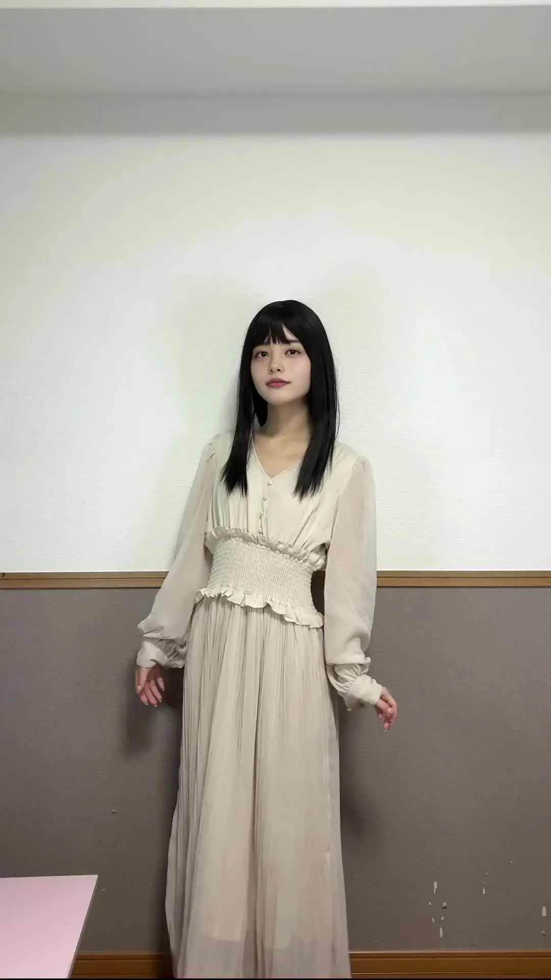 みずきお嬢様(姫宮みずき)「（顔出しあり） こんばんは、みずきです🌸 今回は、清楚系ワンピースを着たまま立ちながら撮影してみました…💕」の投稿サムネイル