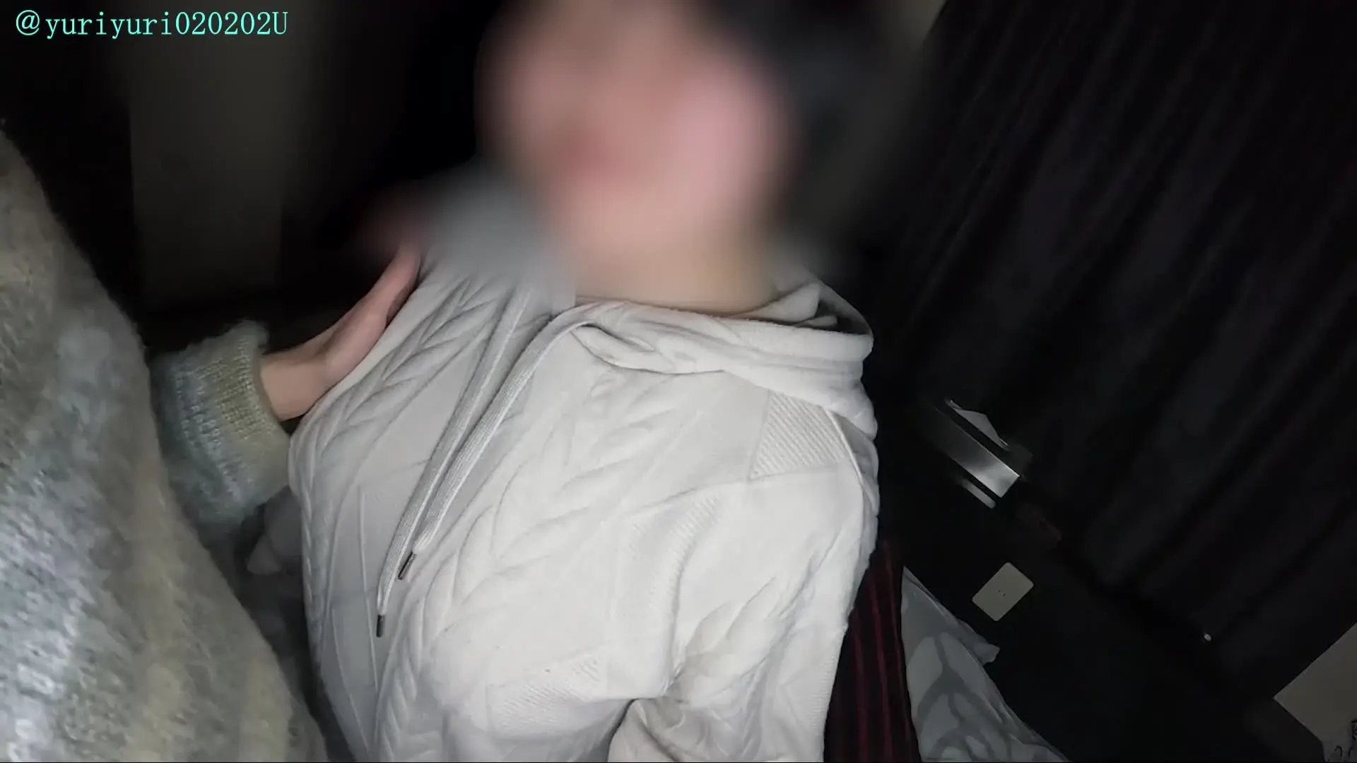 ユーリ「キスしたことないし初めても良くわからなかったHカップ僕っ子のほぼ処女ちゃん」の投稿サムネイル