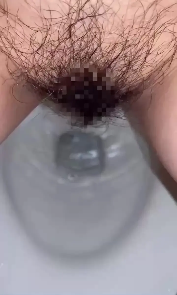 ぽぽぽ🌼(🥰女子大生の下着姿🥰)「今日のぽぽぽのおしっこ動画🥰」の投稿サムネイル