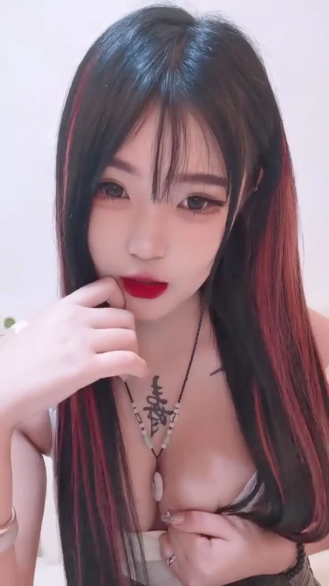 🖤💖万人の成人ライバーを厳選（国際動画）💖🖤「1.「百変小月」2002年生まれのかわいい女の子、熱いパフォーマンスのセクシーダンス、全過程顔出し。（第二弹）」の投稿サムネイル