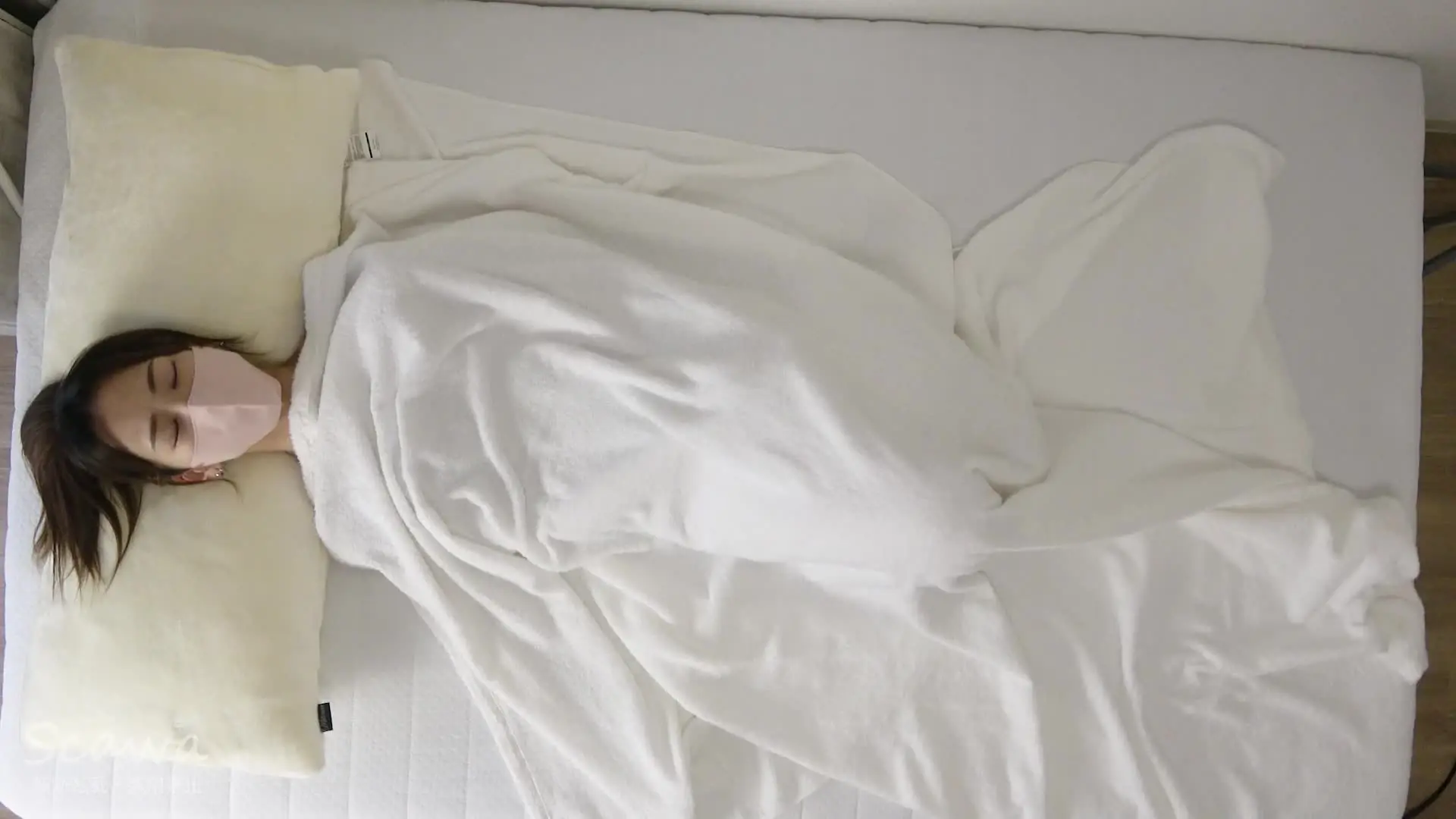 裏垢女子の自撮りオナニー動画「女子大生（21歳）貧乳すき必見。 顔偏差値は高め。 スレンダーで貧乳。 清楚系の女子大生。」の投稿サムネイル