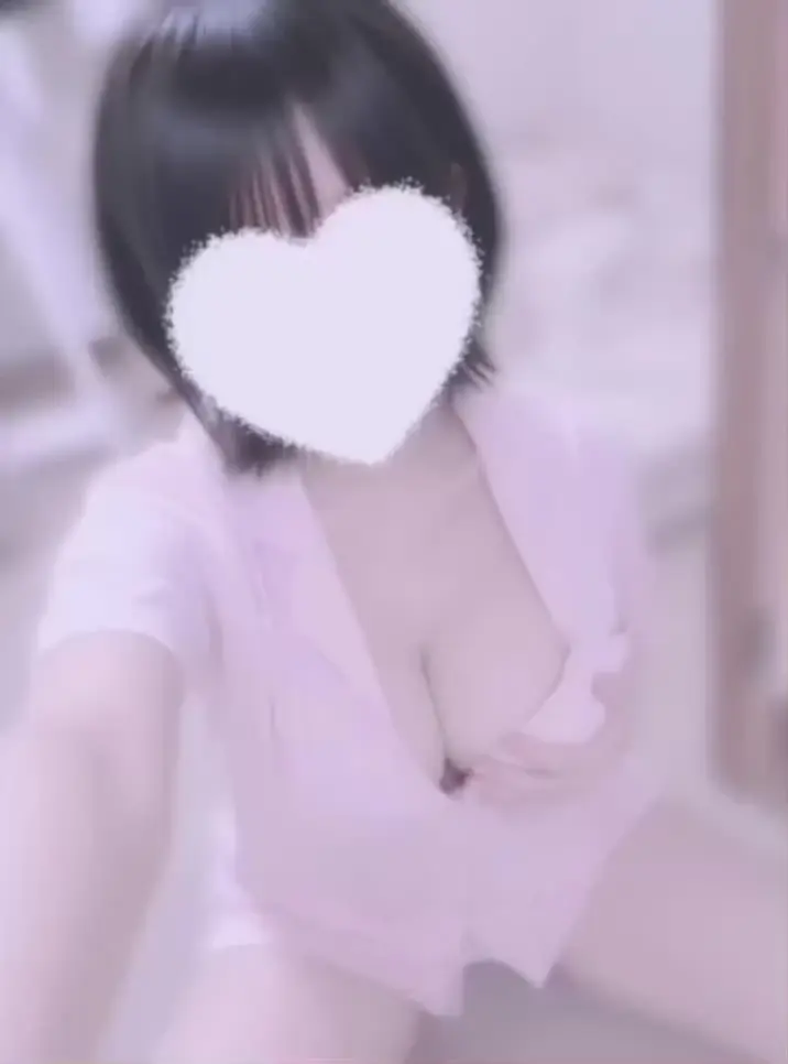 白乃あいり👀「際どすぎて載せれるか迷ってたやつ… ^⸝⸝𖦹 ·̫ 𖦹⸝⸝^」の投稿サムネイル