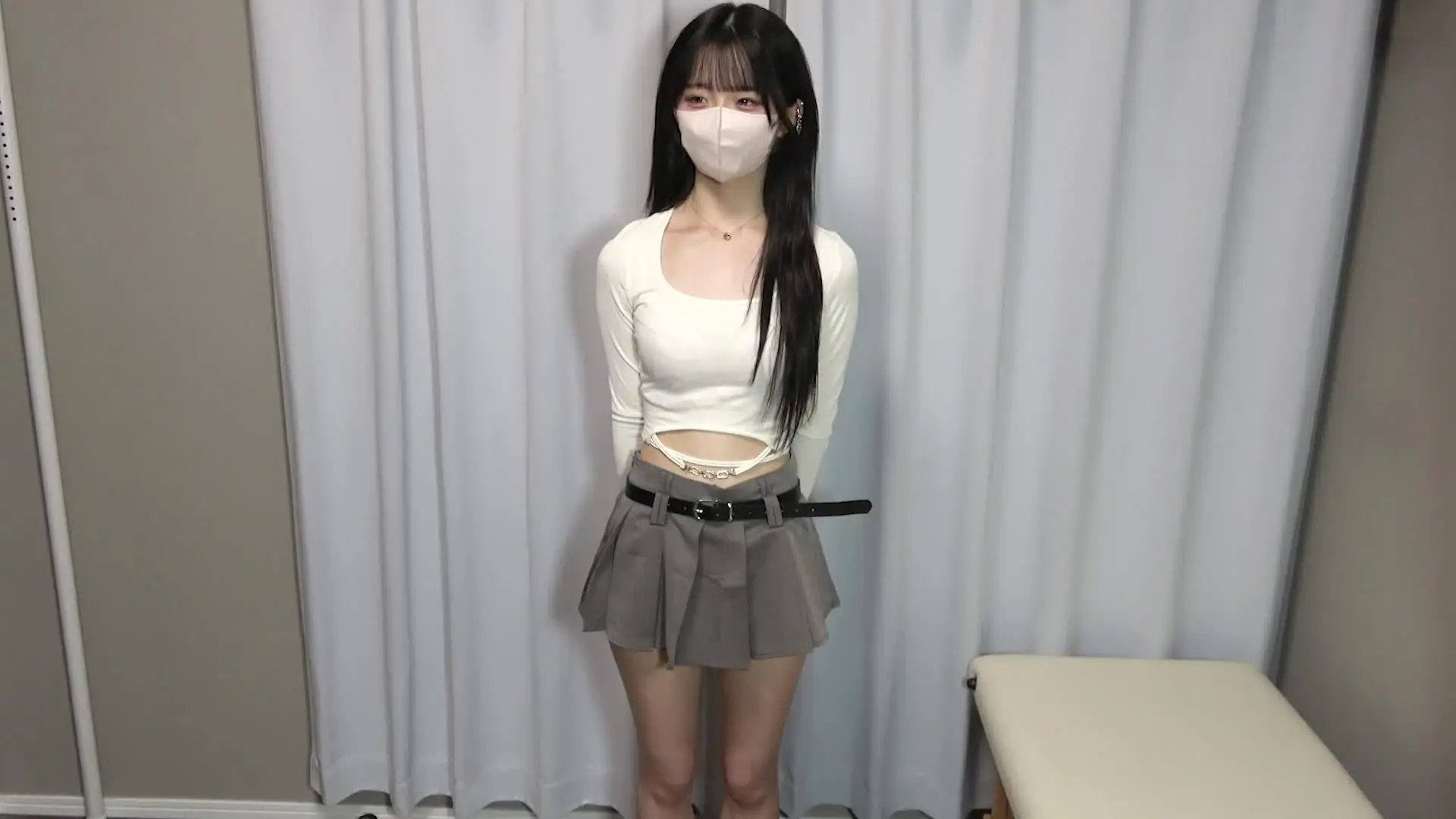 整体サロンかみのて「今回のモニターさん：福白いおりさん 都心の女子大に通う女子大生です。ウエストがめちゃくちゃ細いです。脚も細いですし、お顔もめちゃくちゃ小さいんです。マスクは小さ」の投稿サムネイル