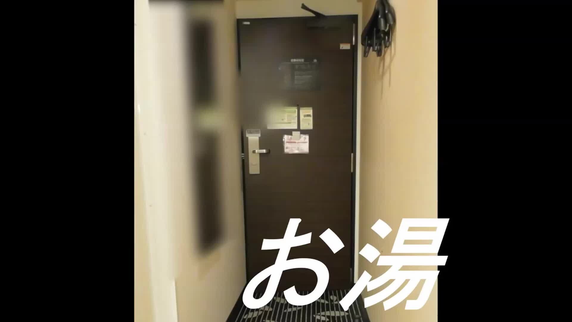 57 受験前日に前泊してたホテルが僕のいたホテルと近所だったので急遽遊びに来た受験生との様子です。

部屋に入って眼隠して全裸になってセックスを開始する初対面プレイですし、エロいしスタイルがすごかった… (2/2)