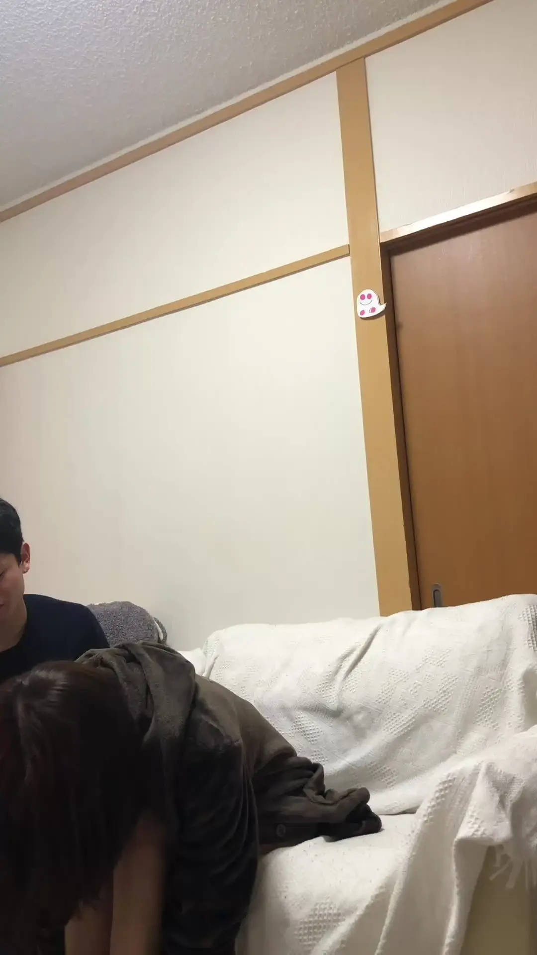 まゆ📹晒され妻（妊娠中）「妊娠中の妻とイチャイチャしました。 パンツの上からシミがわかるほど興奮してました🤩」の投稿サムネイル