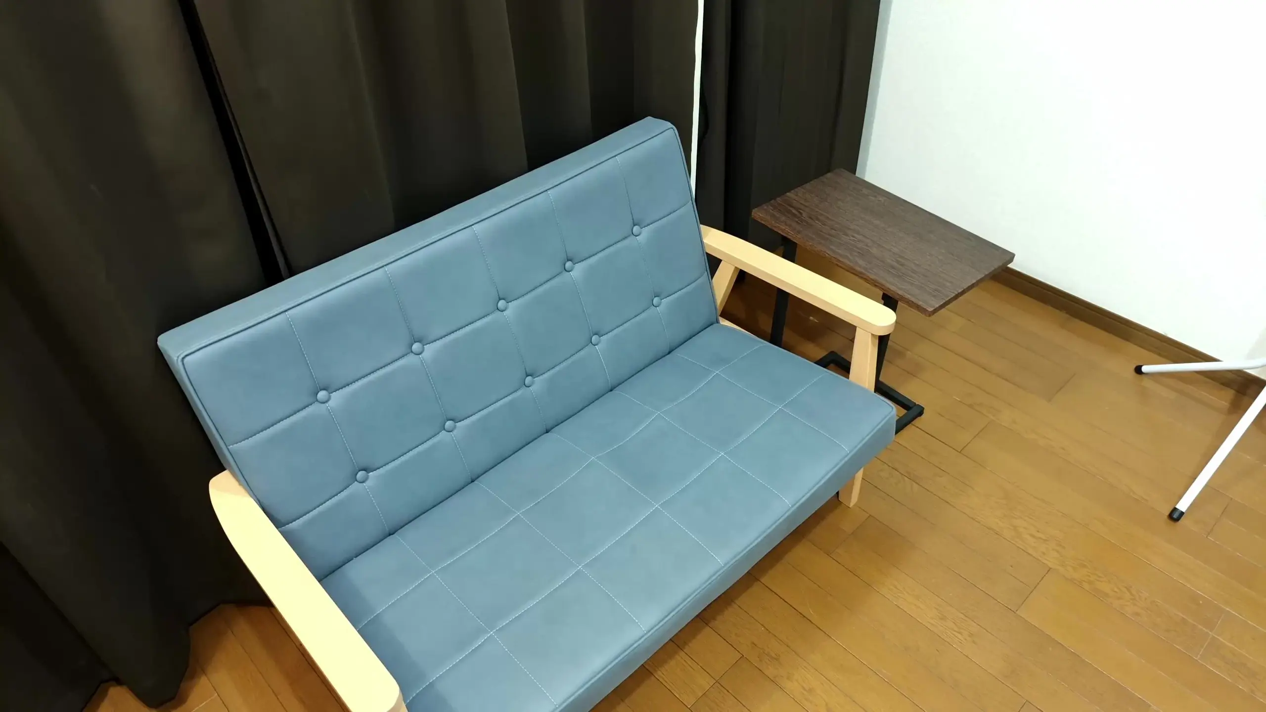 とあるメンエスルームにて。「作品No.026-01：九州からはるばる来てくださった施術モデル参加プランのお客様その１（カメラ①）」の投稿サムネイル