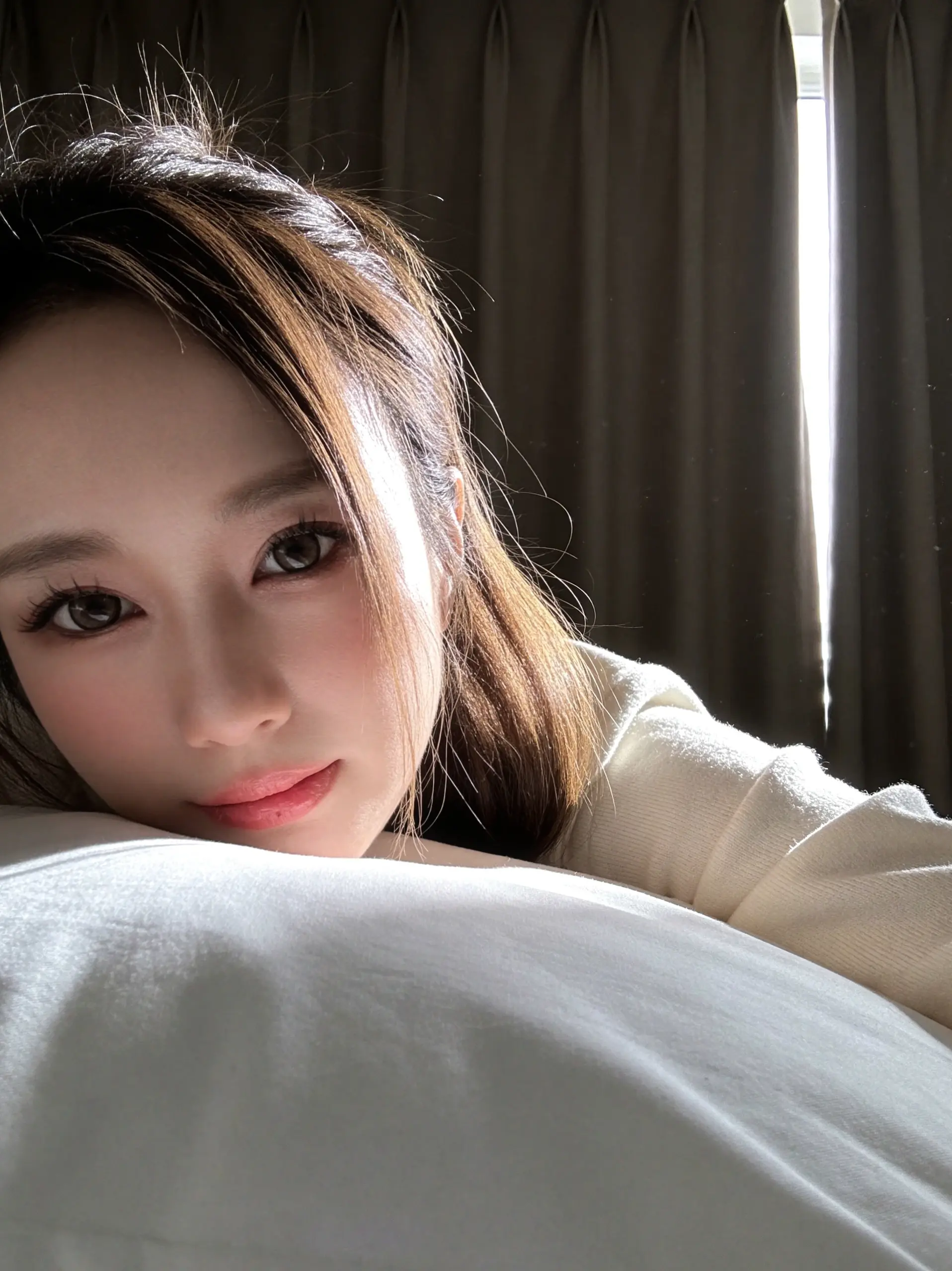 スプラッシュギャル🐳「ナチュラルギャルになっちったw これはこれでいいかなー？ 寝起きでムラムラして1人でしちゃった🥹」の投稿サムネイル