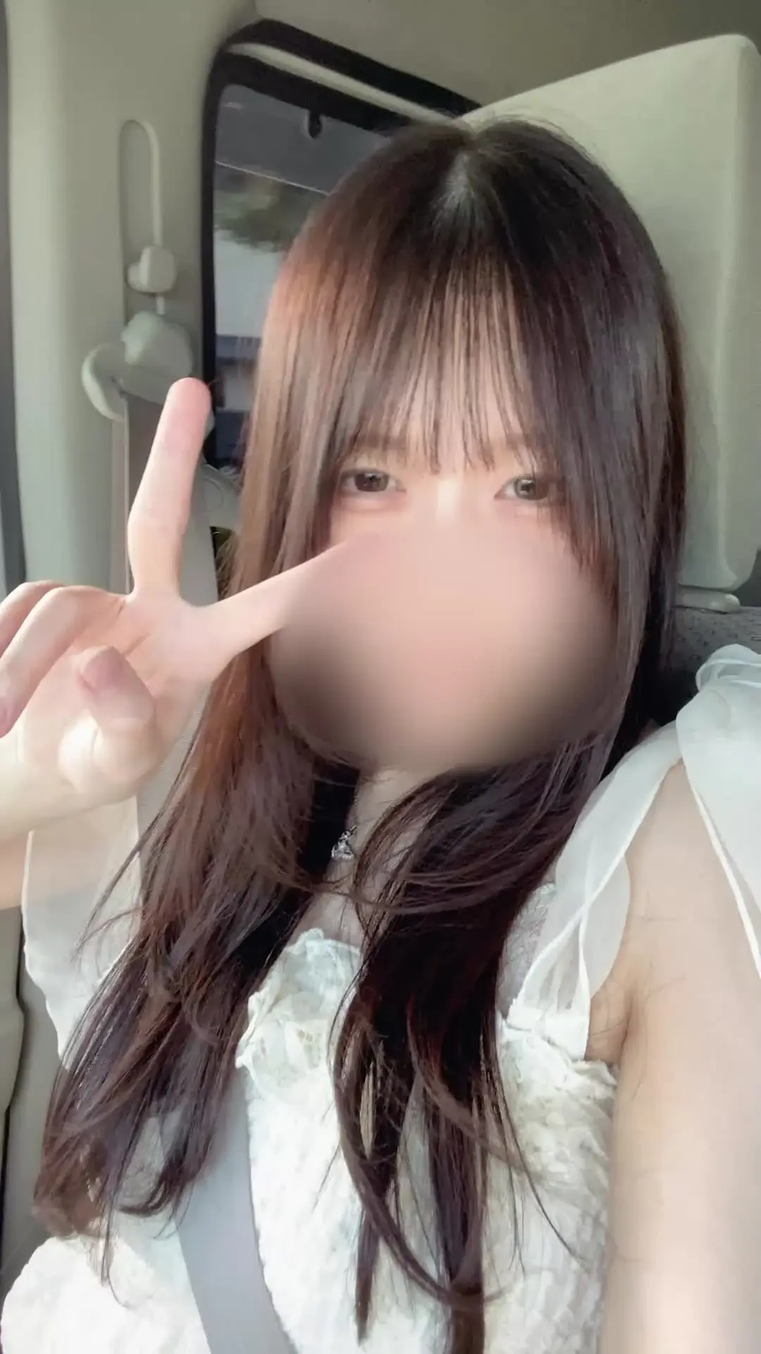 のあ୨୧「【未公開先行版】いっぱい運転してくれたお礼は...♡ ドライブデートの最後は色んな所に連れて行ってくれたお礼にフェラ抜きしてあげました♡ もっとみたい？👇」の投稿サムネイル