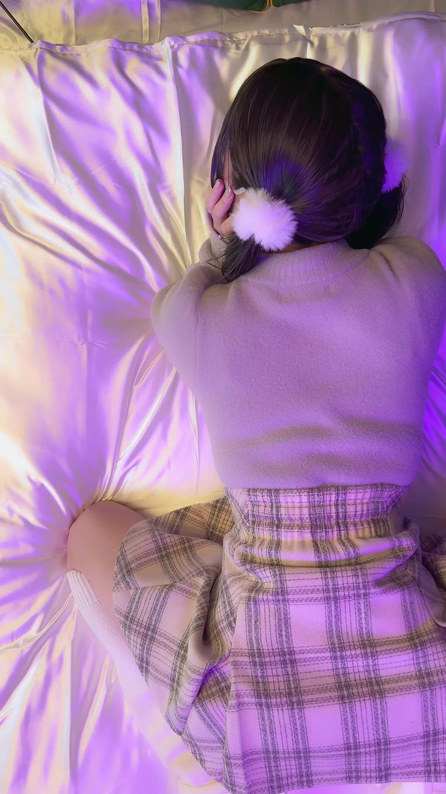 [ 上からアングル ]

実はYoutube撮影の途中、サンタさんになる前にオナったりオクチにビュッビュされたりブチ○○○されたりしてました...🐻❤️
こんなド変態なかののこと嫌いにならないでね？？

日替わりオナから公開していきますっ😋✨ (2/2)