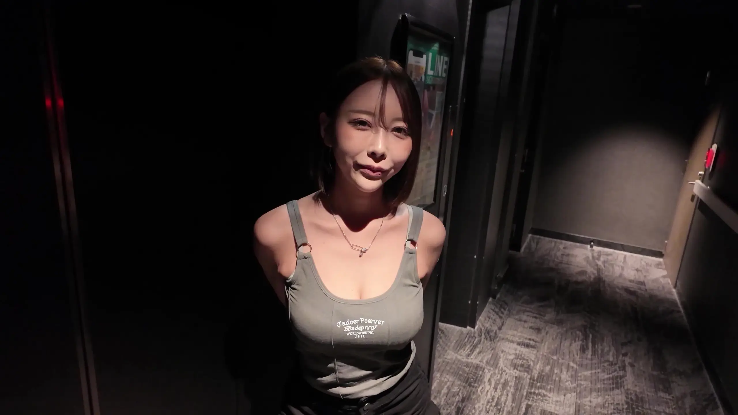手コキ搾精女子「関連動画↓」の投稿サムネイル