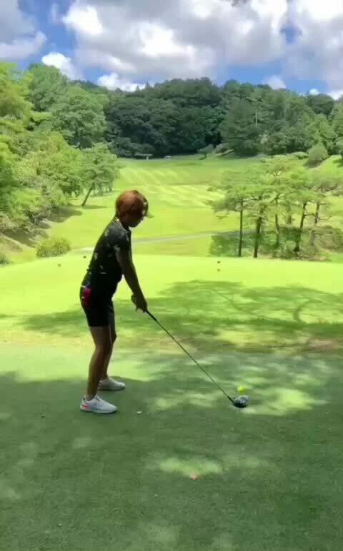 【体育連合会】ガチ体育会女子の裏側！（作り物じゃ意味がない！）「未来のプロゴルファー？！ちゃんとハメ撮りしてきました！ しかもゴルフレッスンしてもらって、そのままの格好でハメ撮りしました！☺️ プレイ姿を見た後のハメ撮りは最」の投稿サムネイル