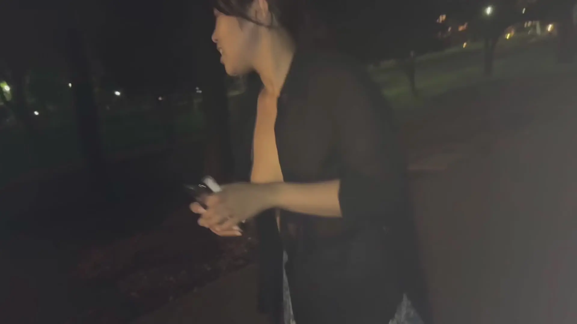 肉厚不倫妻/肥満化肥育@pornhub「【完全顔出し/露出総集編】深夜の公園で露出アクメ散歩して、自宅駐車場で裏切り寝取」の投稿サムネイル