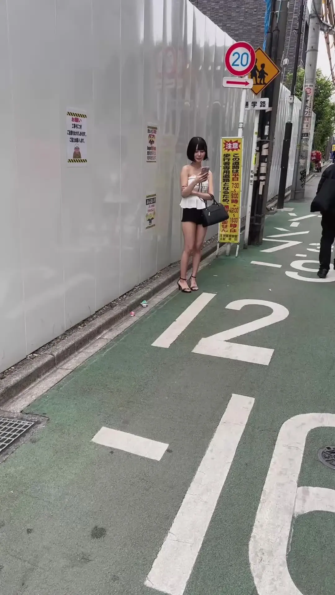 ヱロ動画【買取】ってイイですか？「みなさま大変長らくお待たせいたしました！ この間ハメ撮りを買取りましたがあまりにもエロかったので、 再度連絡してなんとかゲット🔥」の投稿サムネイル