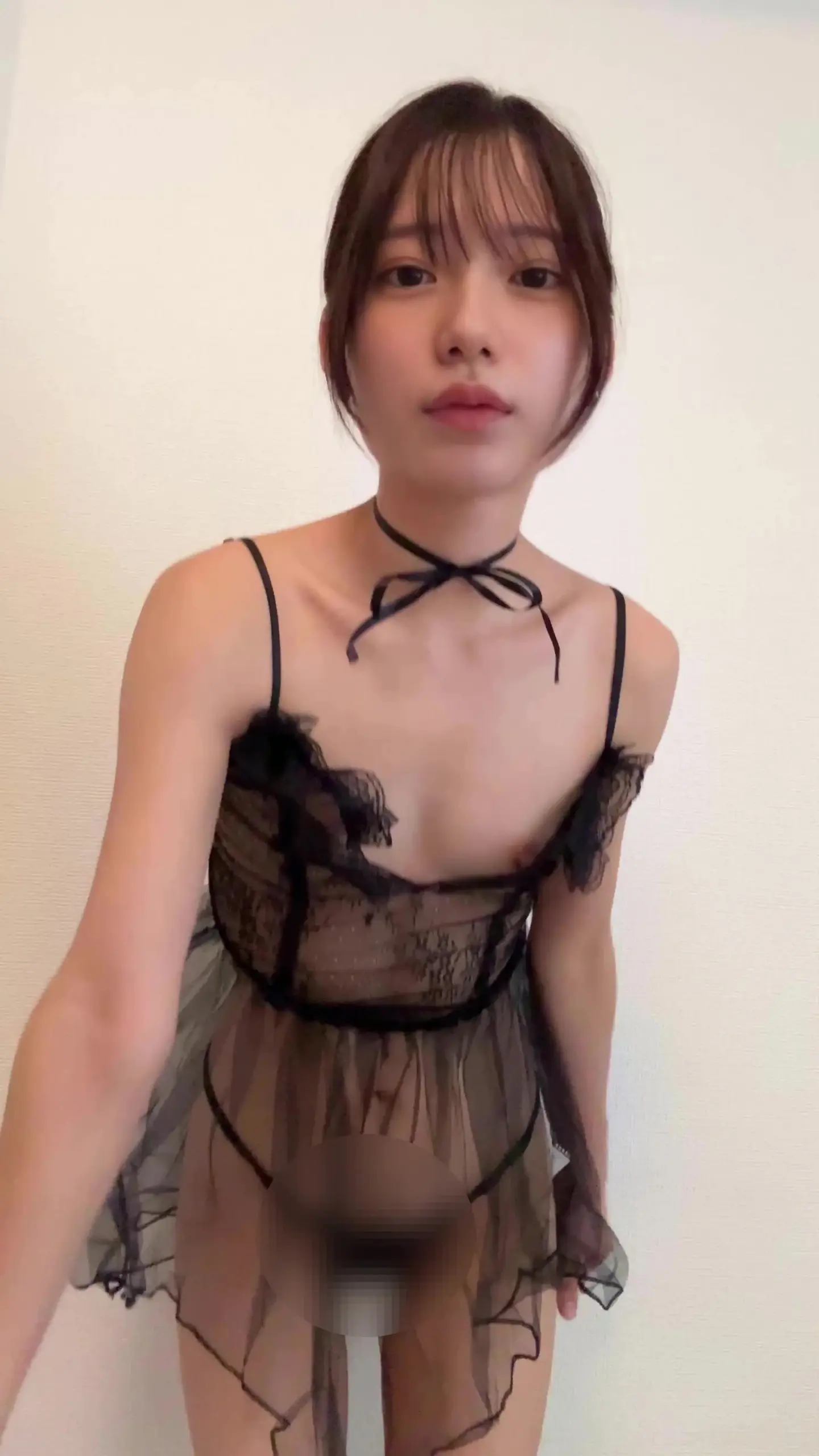 OLももか⛳️元アスリートの裏アカ「お疲れ様です、ももかです。 黒レースのセクシー衣装を着てオナニーしちゃいました。 ローターをレースの上から当てて立ちながら逝きまくり、、、」の投稿サムネイル