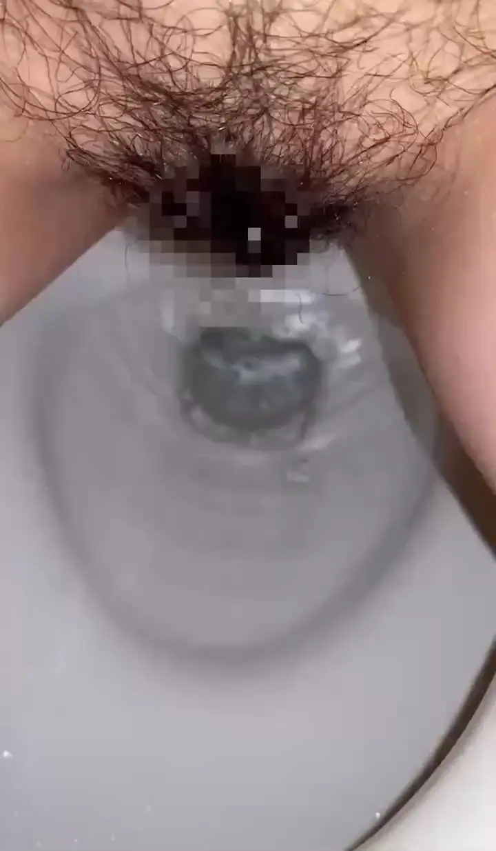 ぽぽぽ🌼(🥰女子大生の下着姿🥰)「ぽぽぽのおしっこ動画😅」の投稿サムネイル