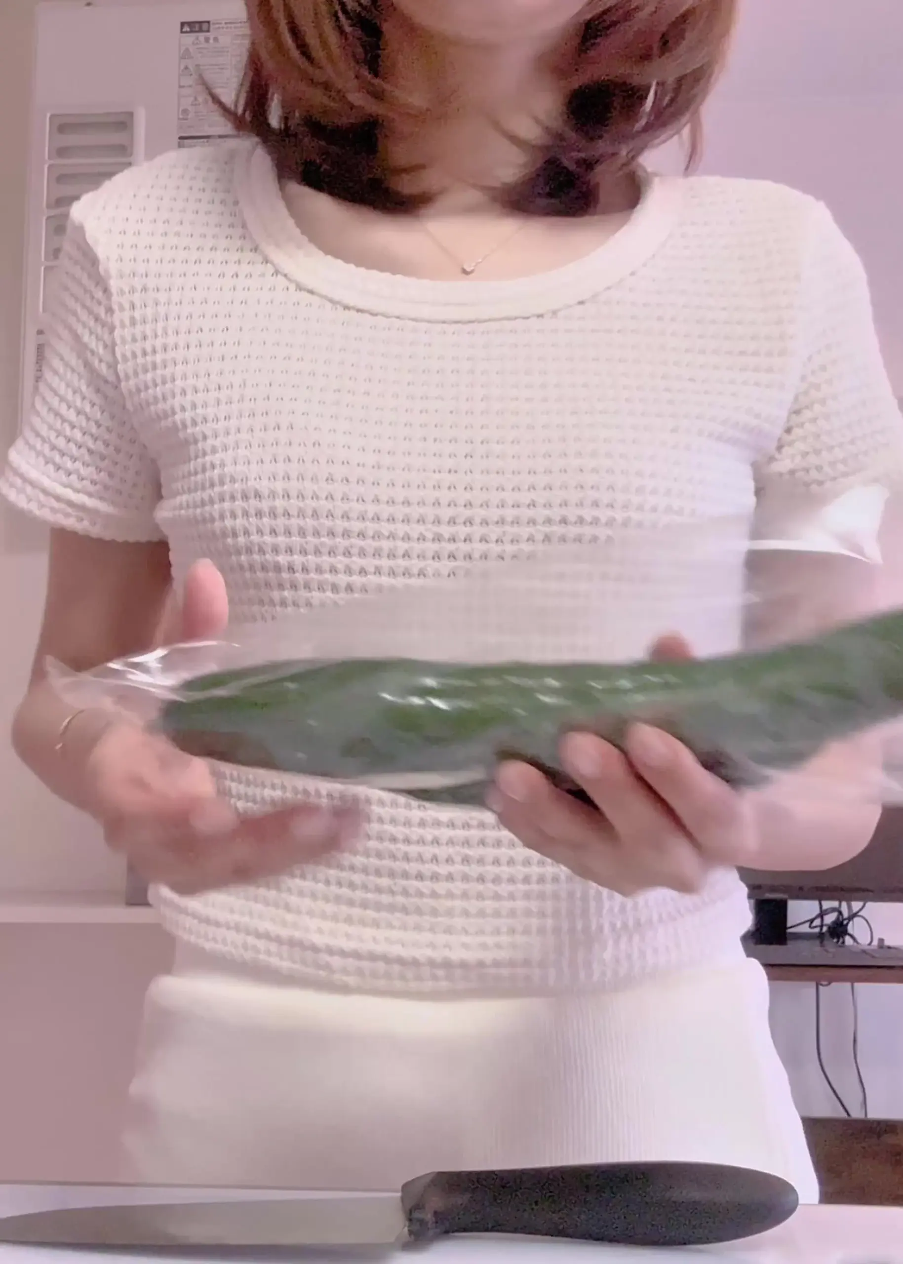 未亡人の秘密部屋⭐︎40代⭐︎さえ「【さえは野菜ソムリエ♡ 3つ全部、試してみました】 茄子、人参、胡瓜。 どれが一番よかったと思う？♡」の投稿サムネイル