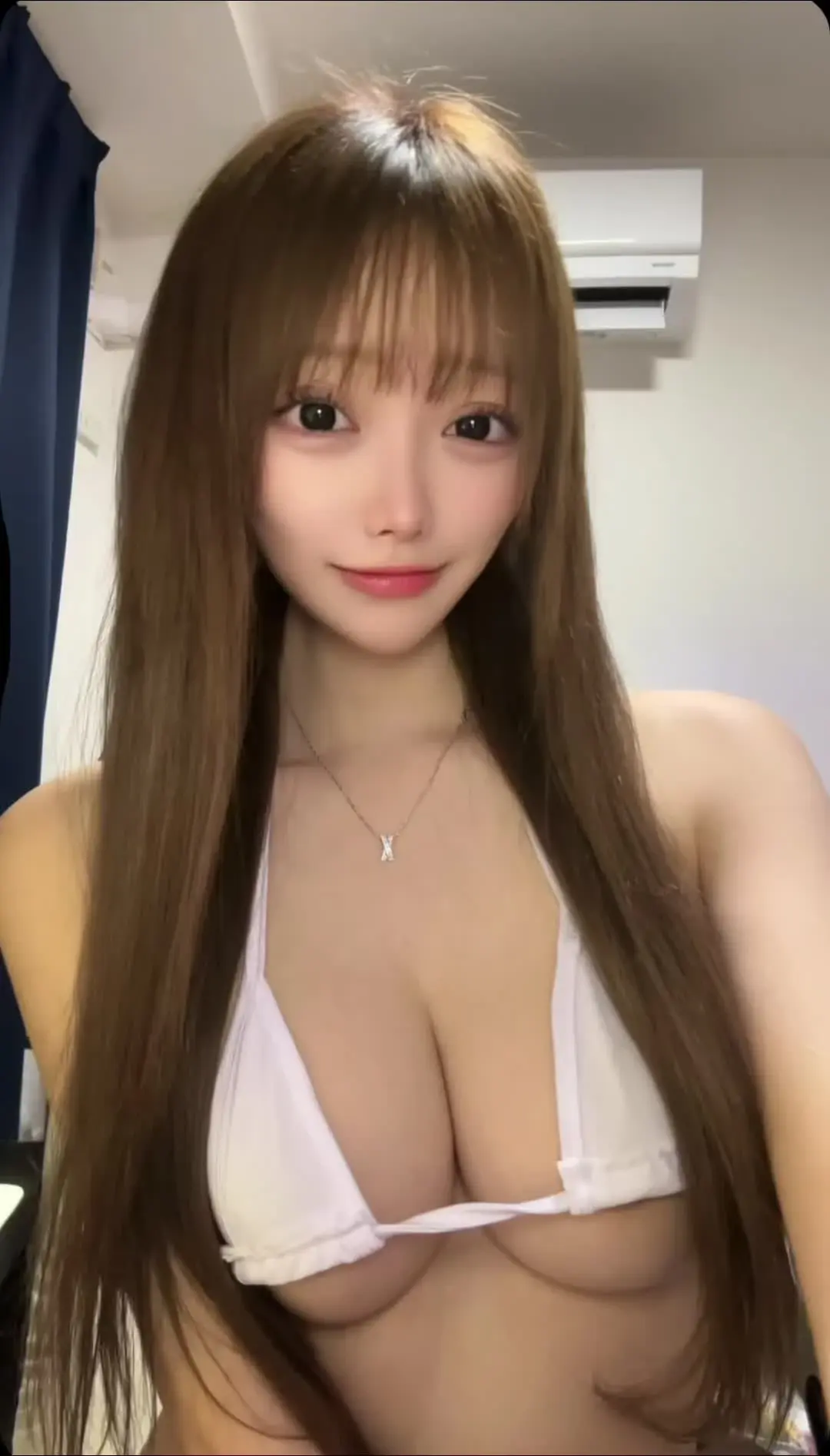 いぶ「♡白ビキニ動画♡ いぶで沢山癒したい… だってみんなと出会って すごく幸せもらって癒されてるの」の投稿サムネイル