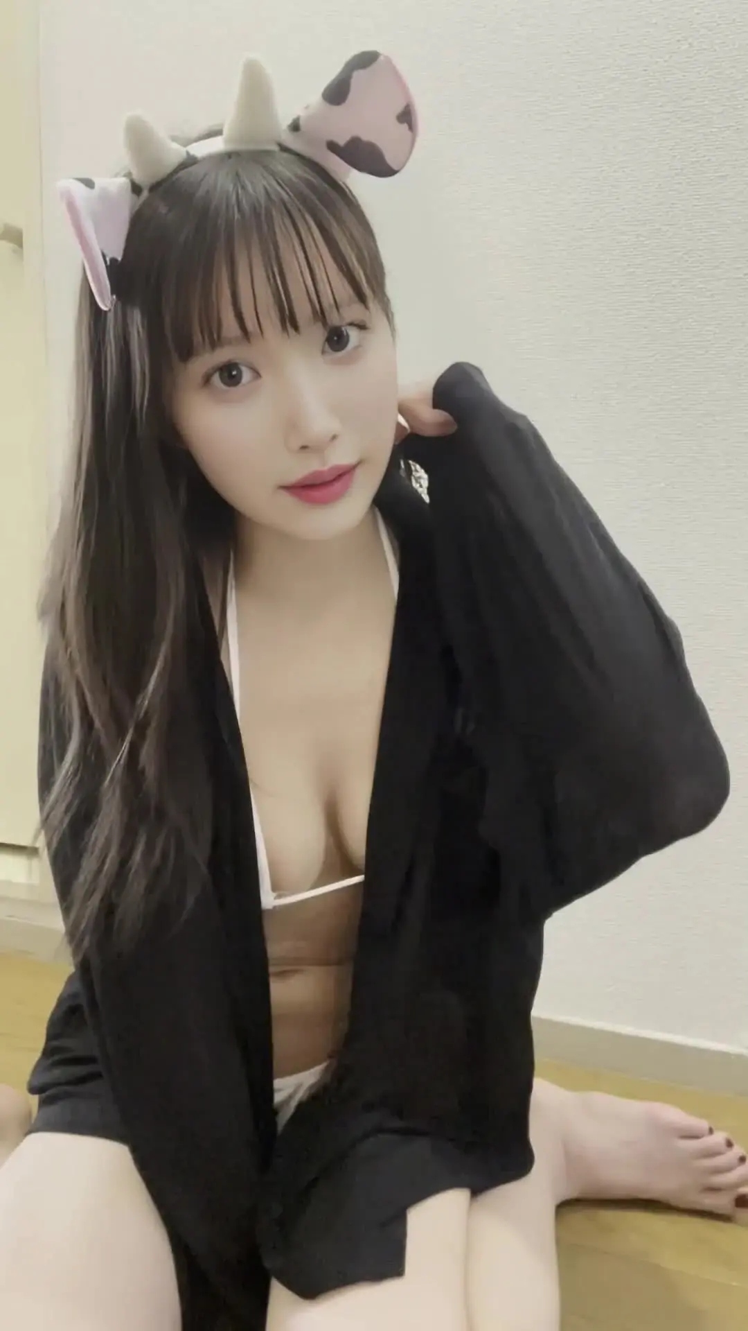 母乳ママ🍼あやね「あやね牛の乳搾りパート２🤍今度は搾乳機も使って止まらない…！」の投稿サムネイル