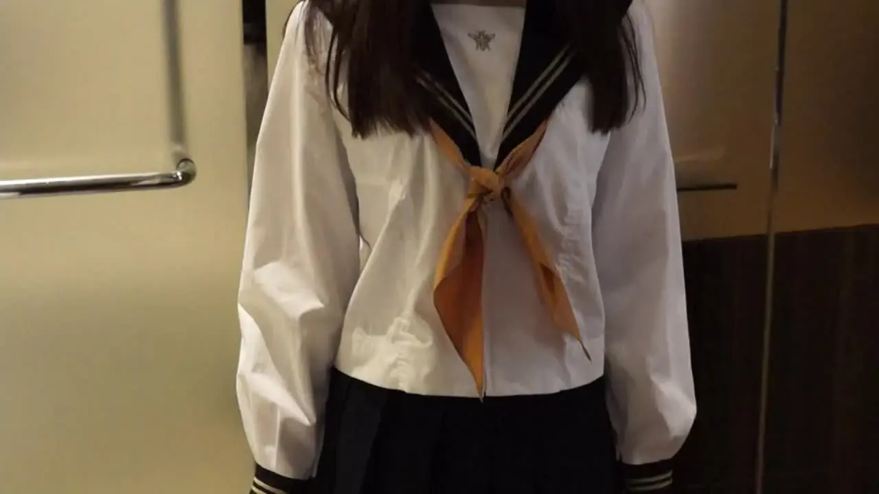 はる｜リアル制服×着衣フェチ「大人気の鎌西のセーラー服（夏）を着て我慢できずにパンツのまま大量おもらし。スカートもびちゃびちゃに・・・」の投稿サムネイル