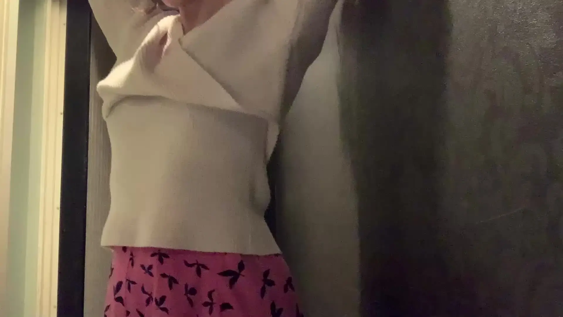 ちかママ29歳☺️「レス旦那と6年ぶりの手コキ解禁㊙️」「┈┈┈┈┈┈┈┈┈ こんばんは！ちかです😊 毎日暑くって汗もだくだくになっちゃいませんか…？」の投稿サムネイル