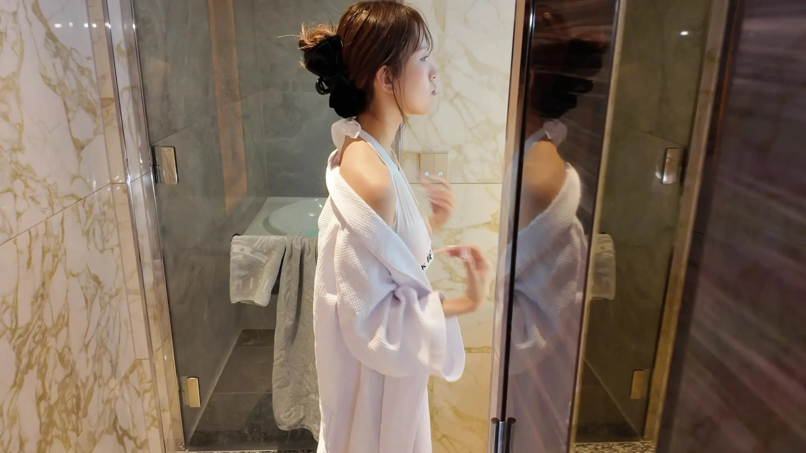 甲太20cm「ありえない天然Lカップ爆乳&くびれのグラビア級と言わざるを得ない圧倒的黄金比神ボディ ヤバ過ぎて2発かました」の投稿サムネイル