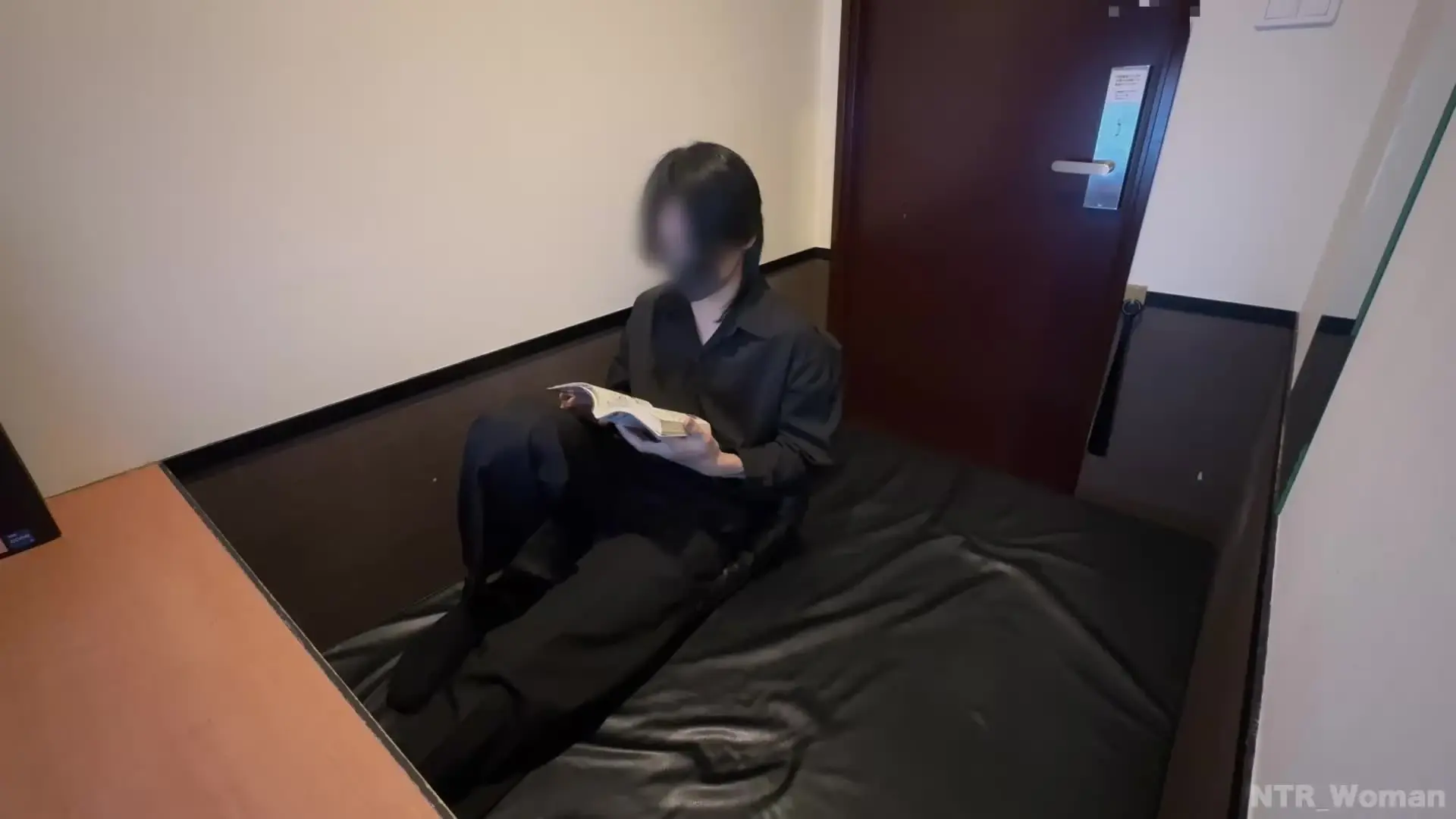 ひろき｜本物人妻さん,彼氏持ちNTR日記 (NTR_Woman)「🎍【ネカフェNTR密会】「声出したらバレちゃう…」狭い個室で声我慢セックス♥」の投稿サムネイル