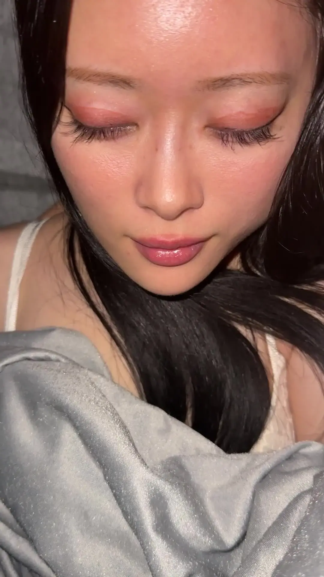 XYZ//奢らせ屋「【フル動画】JDキャバ嬢のアフターで口内発射！シャンパンの代わりにザーメン卸します！」の投稿サムネイル