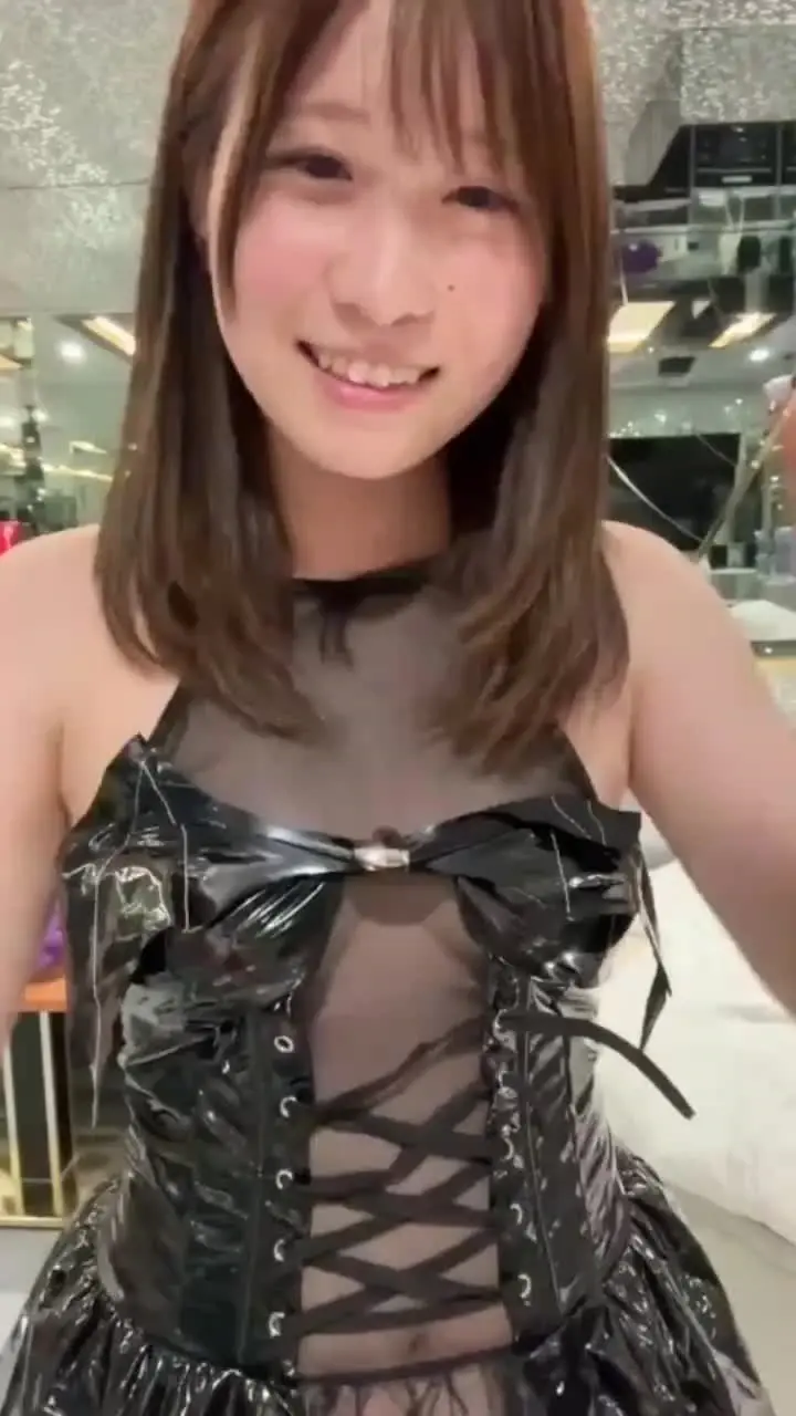 あみぱんまん「騎乗位中に彼氏から電話かかってきて電話中にめっちゃいってた🥺」の投稿サムネイル