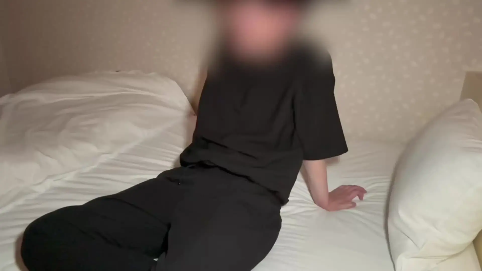 【巨乳　主観動画】じじのハメ撮り日記「Hカップ彼女をイケメン彼氏の目の前で寝取ってみました。vol.1(再編集バージョン)」の投稿サムネイル