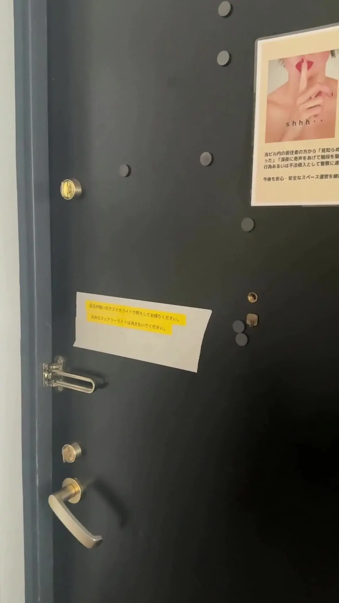 今回はボートレーサーのななさんが登場！いやこんなところに出てきて良いんですか！？
でも彼女の柔らかい雰囲気に癒されてしまいました。なるほど「ピアノの先生」という一面も持っていたらそれは癒されてしまいます～。
そんな可愛らしくてちょっぴりエッチな彼女を...癒したい！！

本編はこちら
https://mfco.link/cpONb9oH (2/2)