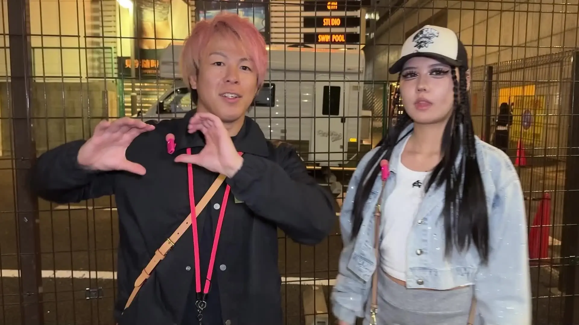 よるび🌙夜の美女図鑑🩷「【ガチ素人】スタイル抜群な19歳ギャルのおっぱいを路上で揉みまくるww【おっぱい大作戦🩷#832】」の投稿サムネイル