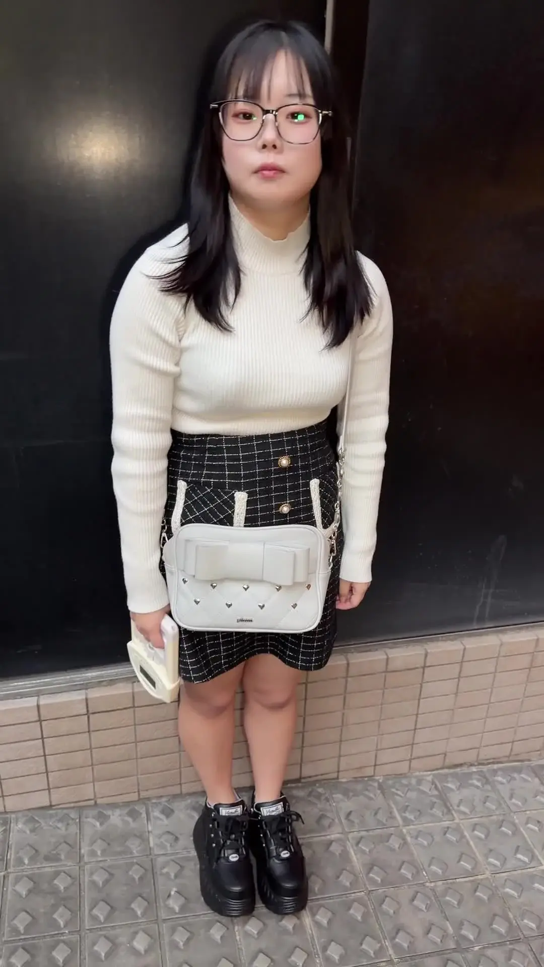 オトナの体力測定「【真面目な事務職メガネっ娘が隠れ巨乳＆巨尻で発育状態◎すぎたので…】」の投稿サムネイル