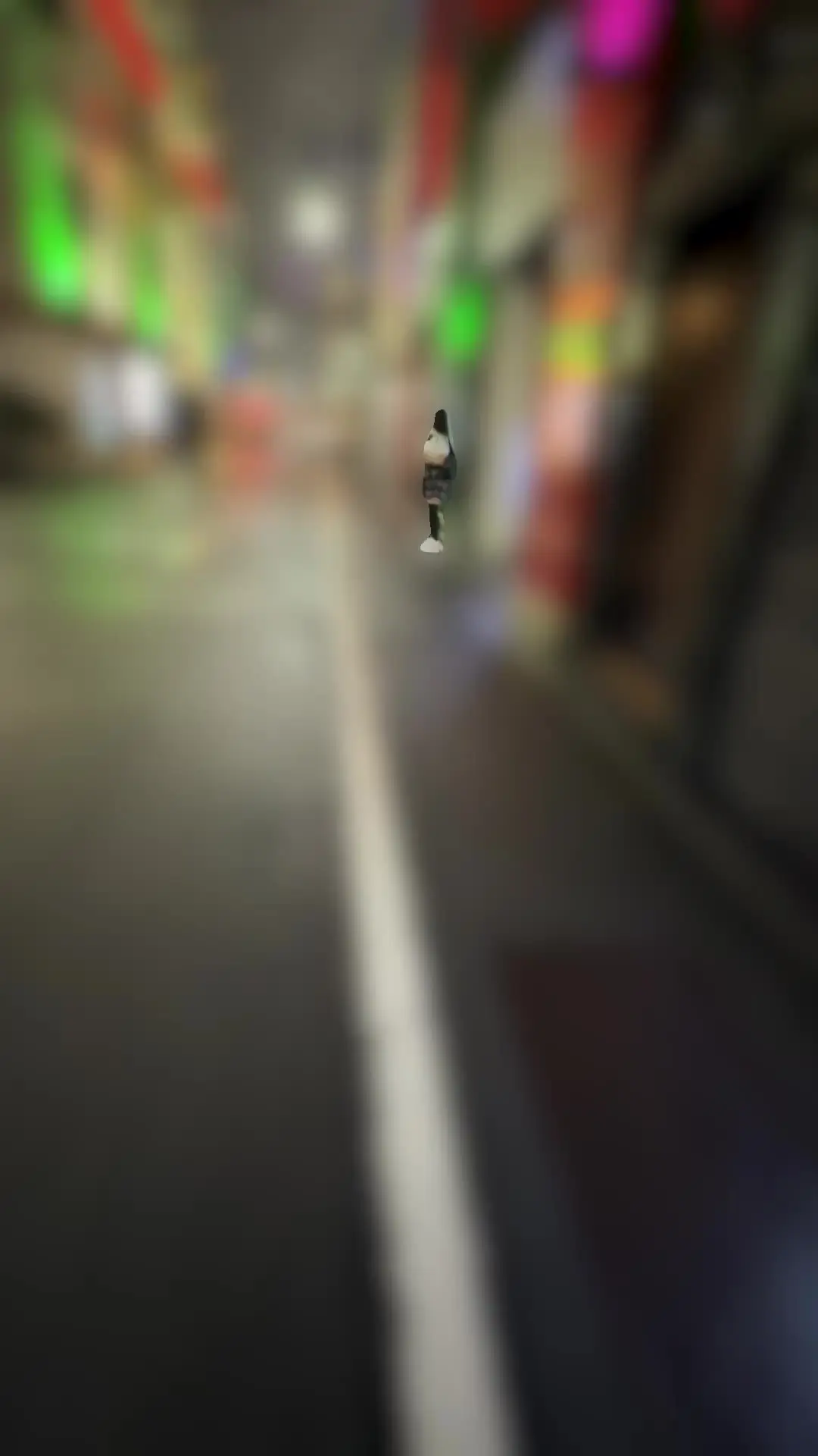 【バ先の後輩がKカップだった】 サンプル画像1