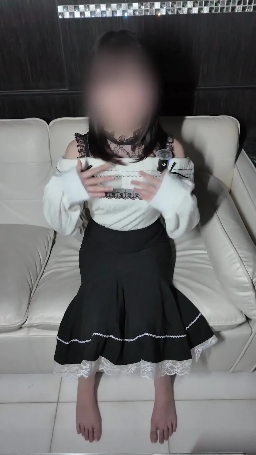 太郎「【綺麗目地雷系少女のご奉仕えっち】 ➣華奢な女の子がクラシックロリータ系の私服で会いに来てくれました🖤 密着いっぱいの甘々えっちがいいというので、キスいっぱいハ」の投稿サムネイル