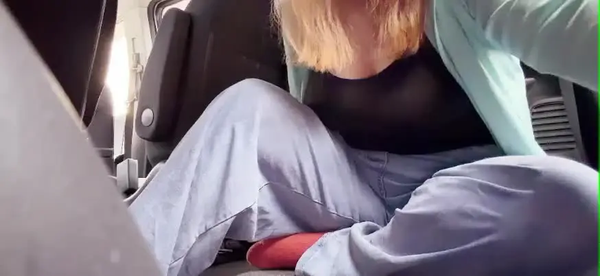 ぽっちゃりるなの性欲日記💓‪「昼間の駐車場でおまんこ丸見え、通行人にバレる寸前のイキまくり車内オナニー♡」の投稿サムネイル