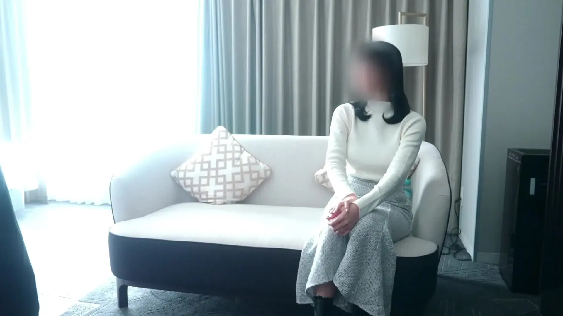 アラン「～結婚してからレスになってしまった人妻を抱いたらとんでもない美巨乳で爆イキしながら洪水潮吹きするド変態だった、、～」の投稿サムネイル