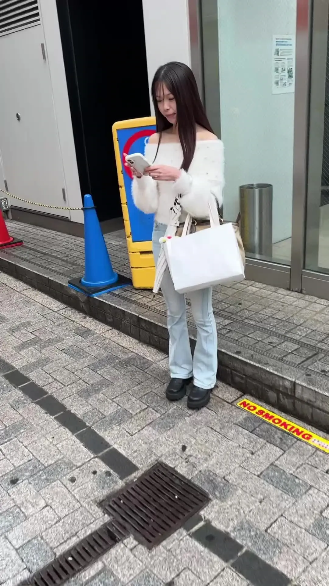 ヱロ動画【買取】ってイイですか？「いつも通り買取活動をしていると、色気溢れる綺麗な女性を発見！ 僕のレーダーがビンビンに反応してしまい思わず声掛け。 正直、びっくりしました。。」の投稿サムネイル