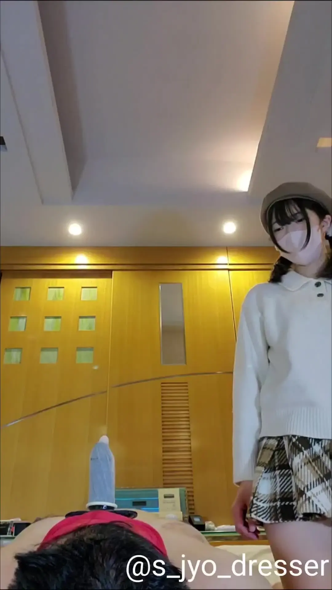 S女性のドレッサー【M男向け動画】「弥めいちゃんの顔面騎乗ディルドオナニー、聖水便器です✨ 気持ち良くなろうかな～💫 あぁ～ヤバいイきそう、、、」の投稿サムネイル