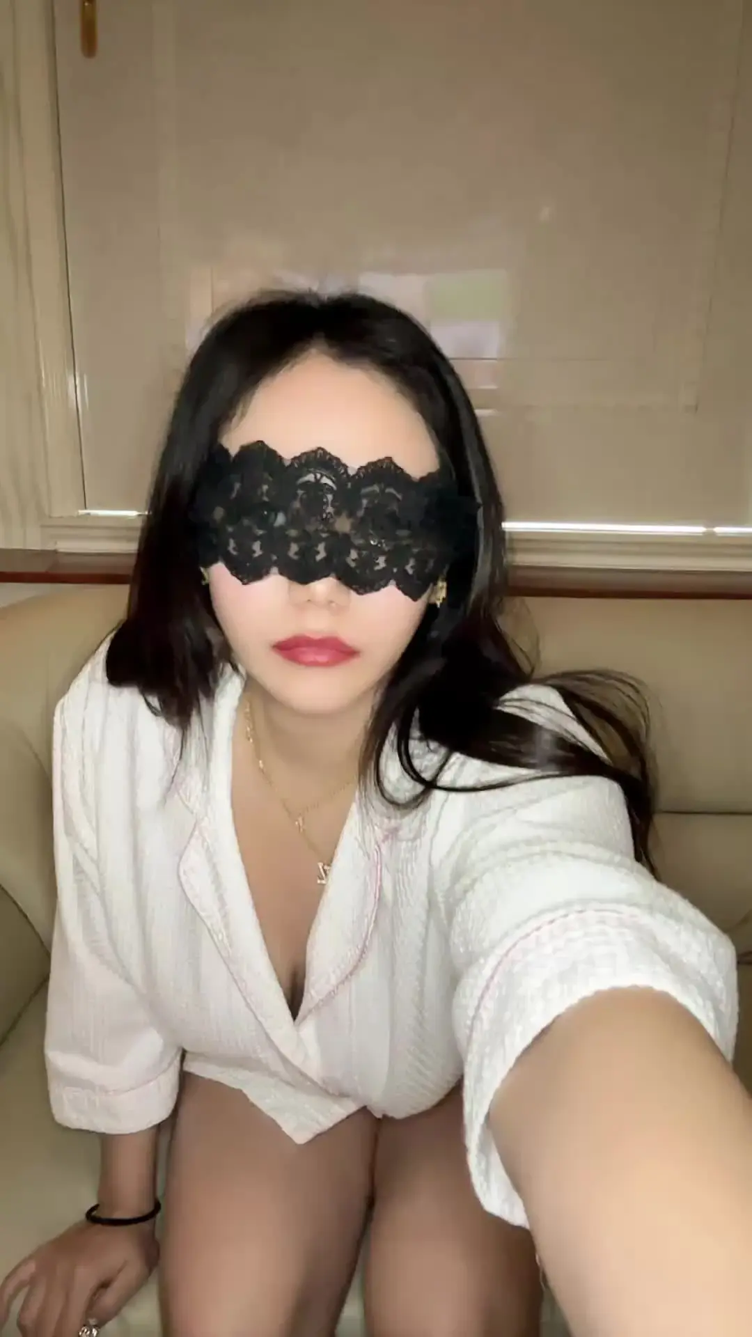 Juri🦋「ディルド使ってまんこいじめ倒した日... バカ声デカくて自分で見返してもめっちゃ恥ずい笑 クリと中どっちも責めてる動画頭悪そうすぎてめっちゃエロない？？🥺」の投稿サムネイル