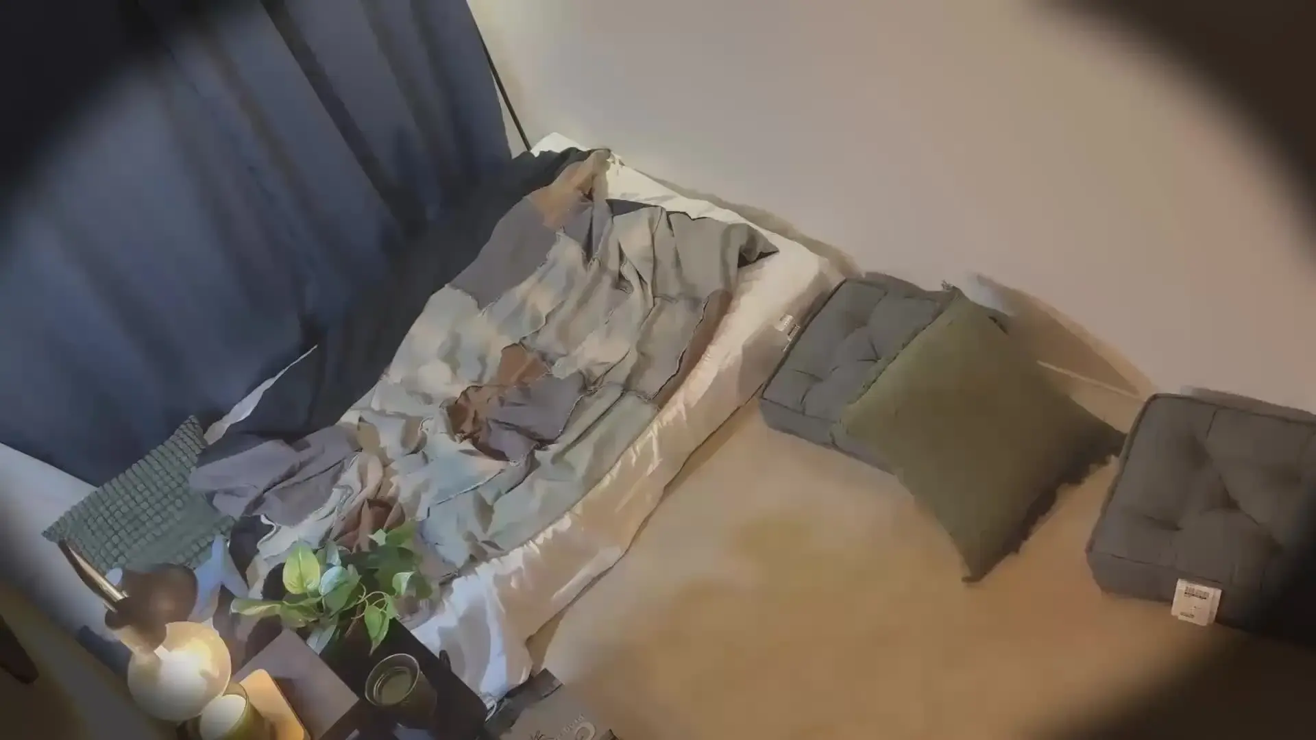 ⚡️🚨持ち帰り素人隠撮り日記🚨⚡　※新規プラン加入50%OFF中「【ピンク髪女子がマッチング初回でヤリ部屋に集う男たちにマワされ乱交セックス流出】なな/24歳/アパレル」の投稿サムネイル