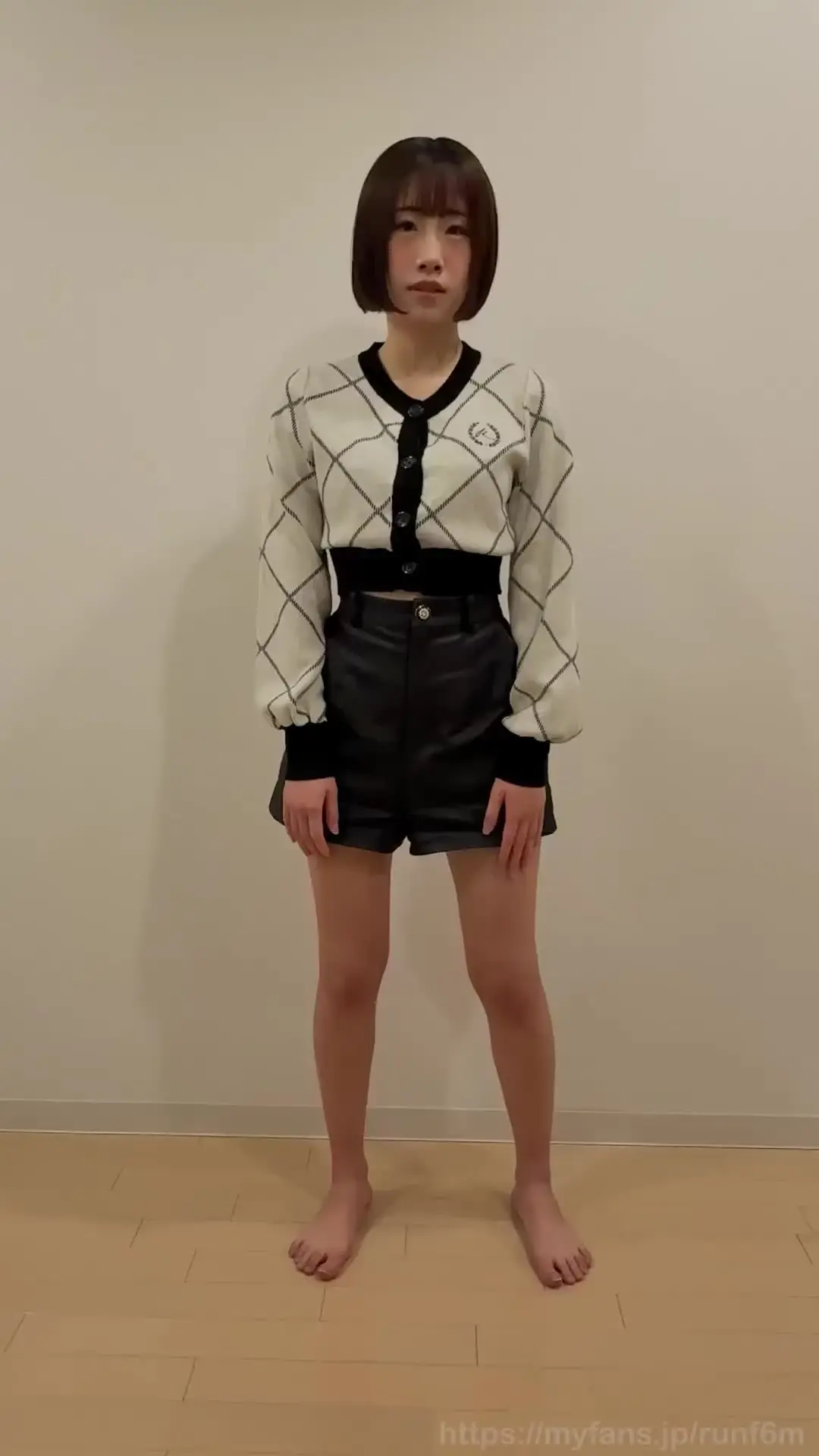 素人オナニーコレクション「⚠️事務所にバレたら即終了⚠️ あ◯ちゃん似清楚系地下アイドル（彼氏あり）の禁断オナニー映像 ステージでは可憐な笑顔とあ◯ちゃん似の少しミステリー感溢れる魅力で」の投稿サムネイル