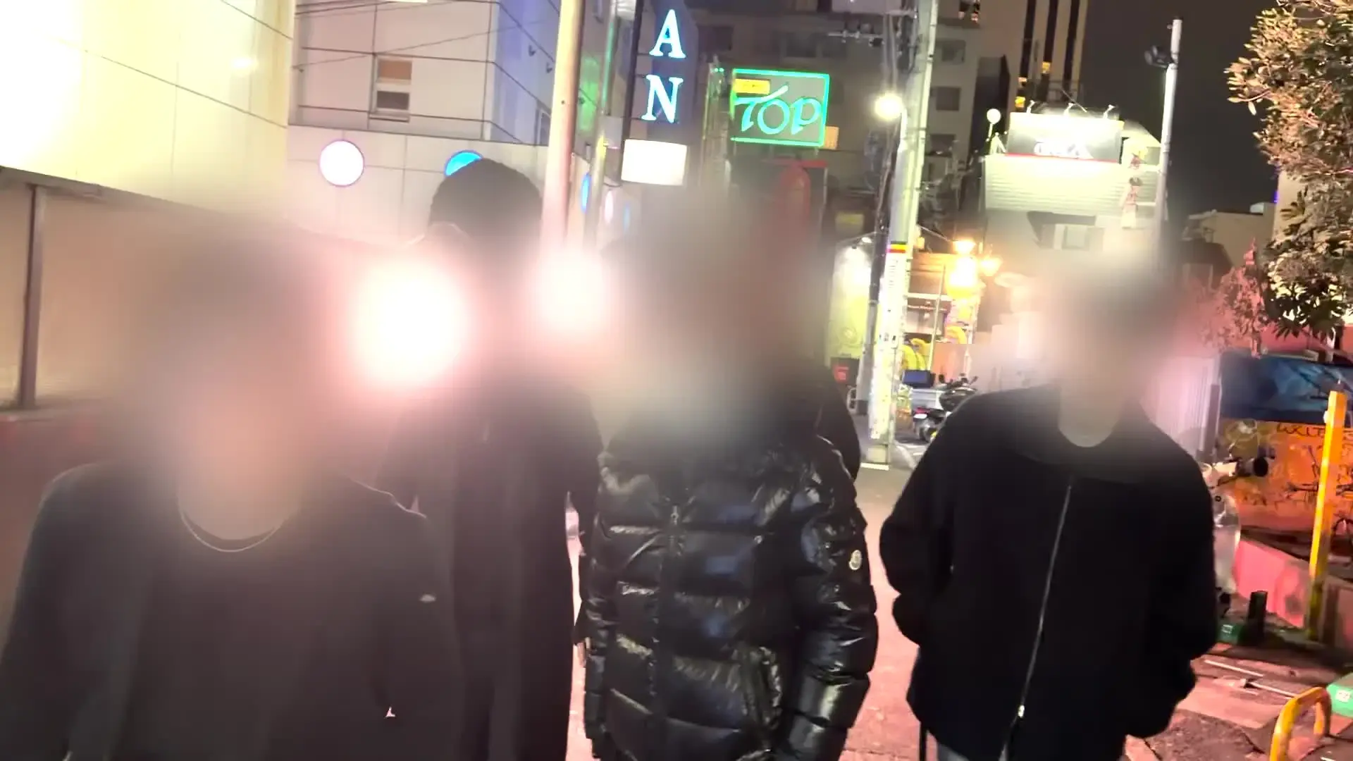 💎👑裏垢Japan👑💎「『ナイトクラブガチナンパ映像』 - 都内のクラブでナンパした2人組女子とクラブに遊びに来ていた既セクの3人まとめて持ち帰った記録を1時間半超えのハメ撮りとして制」の投稿サムネイル