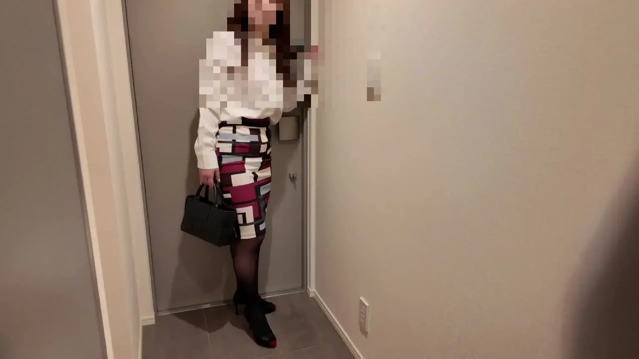 さおり社長とヒモくん👩‍⚖️💕「🌟長編.さおり社長とヒモくんのプライベートH🌟 さおり社長の長編動画 ♡Vol.３ さおり社長とヒモくんのイチャラブHをのぞき見...♡」の投稿サムネイル