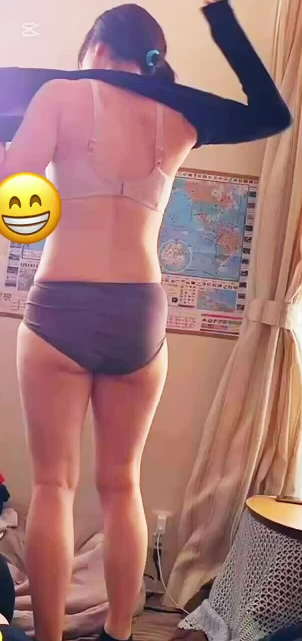 ♡復活♡D&M妻好き「愛妻M💕お着替え💓 子どもと早着替え勝負中😊 のぞき見🫣❤️」の投稿サムネイル