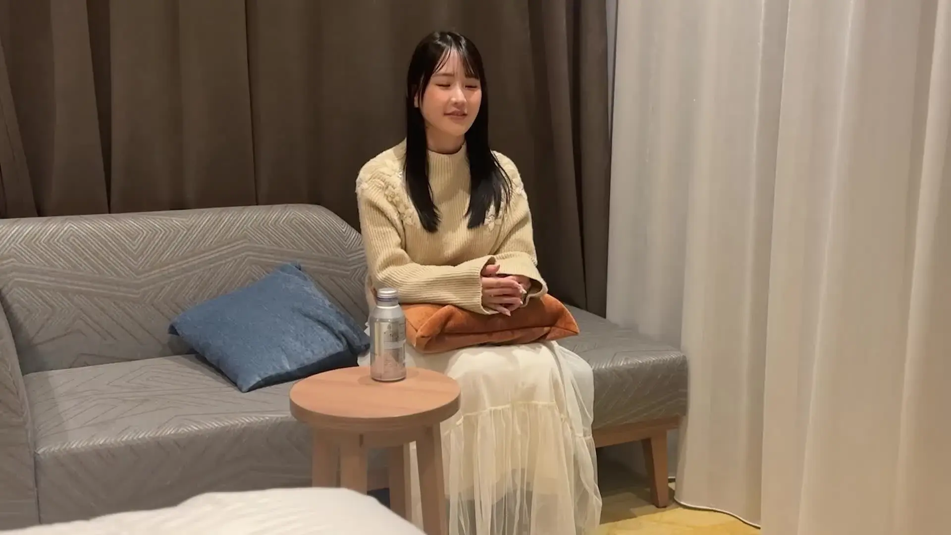 つばさ❗️【メス親と彼女と素人女】「結婚式を挙げたばかりの奥様に中出しのご祝儀をあげました。仕事で忙しい旦那さんとはエッチの頻度も少なく1回戦したら寝ちゃうそうです。結婚したばかりでラブラブだけど」の投稿サムネイル