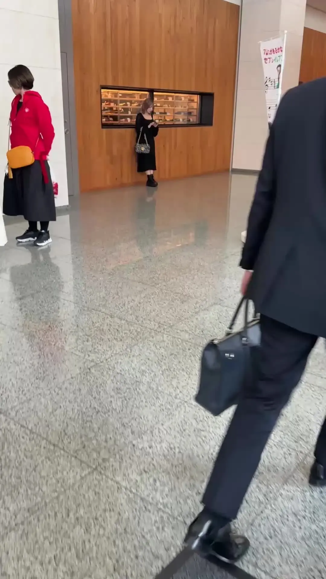 つばさ❗️【メス親と彼女と素人女】「多分みんな知ってる有名なお姉さんと遊んできました。今まで画面越しで見てたけどリアルはやばすぎます」の投稿サムネイル