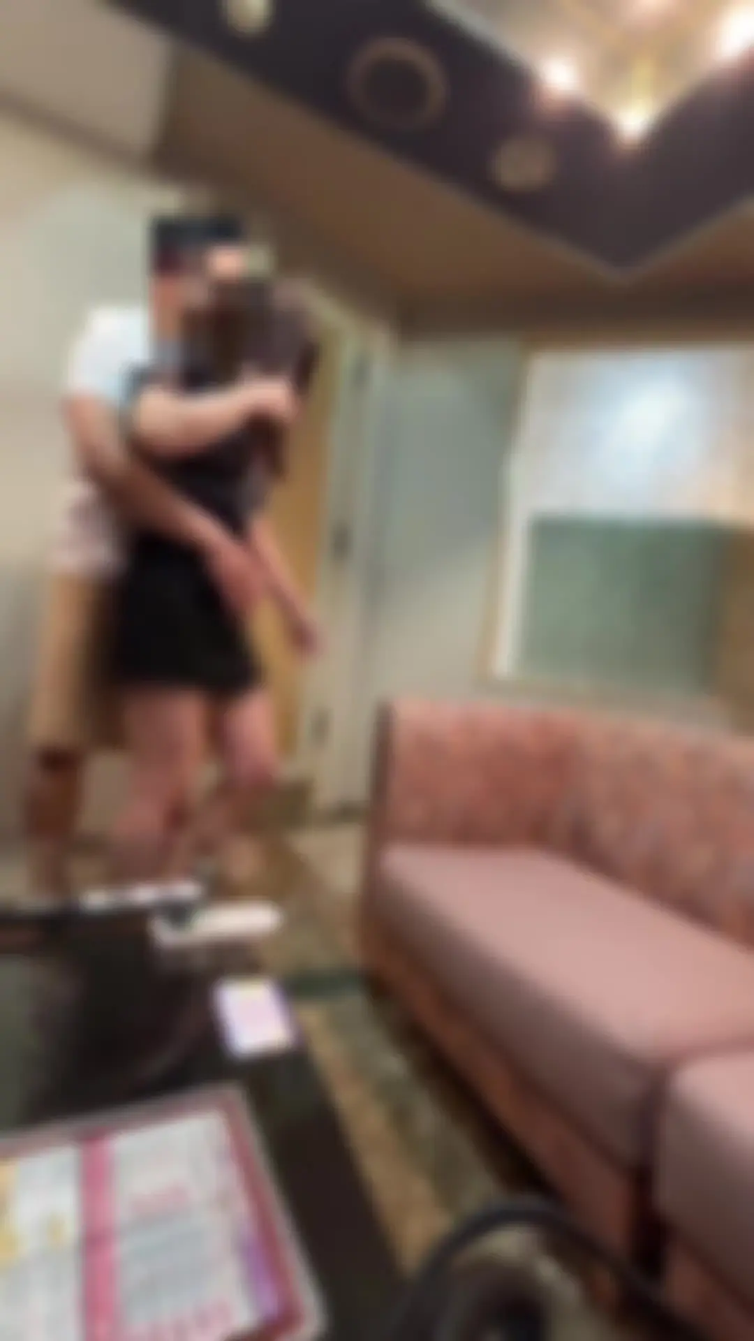 部下妻🐳「ホテル密会総集編 旦那が仕事中、旦那の上司に呼び出されホテルへ。 ホテル到着後即ハメ、イキ狂い大量潮吹きそして中出し」の投稿サムネイル