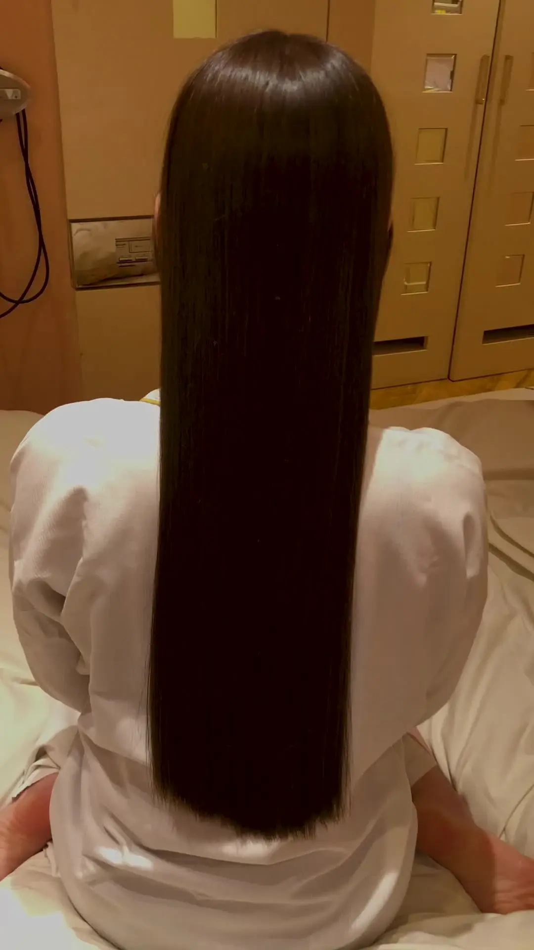 さくたん🌸髪フェチ（成人向け動画販売用）「まっすぐなサラサラストレートヘアで髪コキ🥰 トリートメント行った当日なのに最後は髪にべったり出された、、🥺 でも髪質改善した直後だから撮影コンディション良すぎた」の投稿サムネイル
