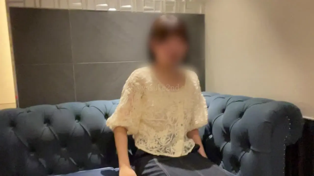 やすけ/綺麗事無しの素人リアル「山梨産の無邪気な女子大生(19)ココちゃん。礼儀正しく、穢れの無さそうな彼女。1年前から始めた裏垢活動ですっかり快楽の虜になってしまった彼女は「若いうちじゃない」の投稿サムネイル