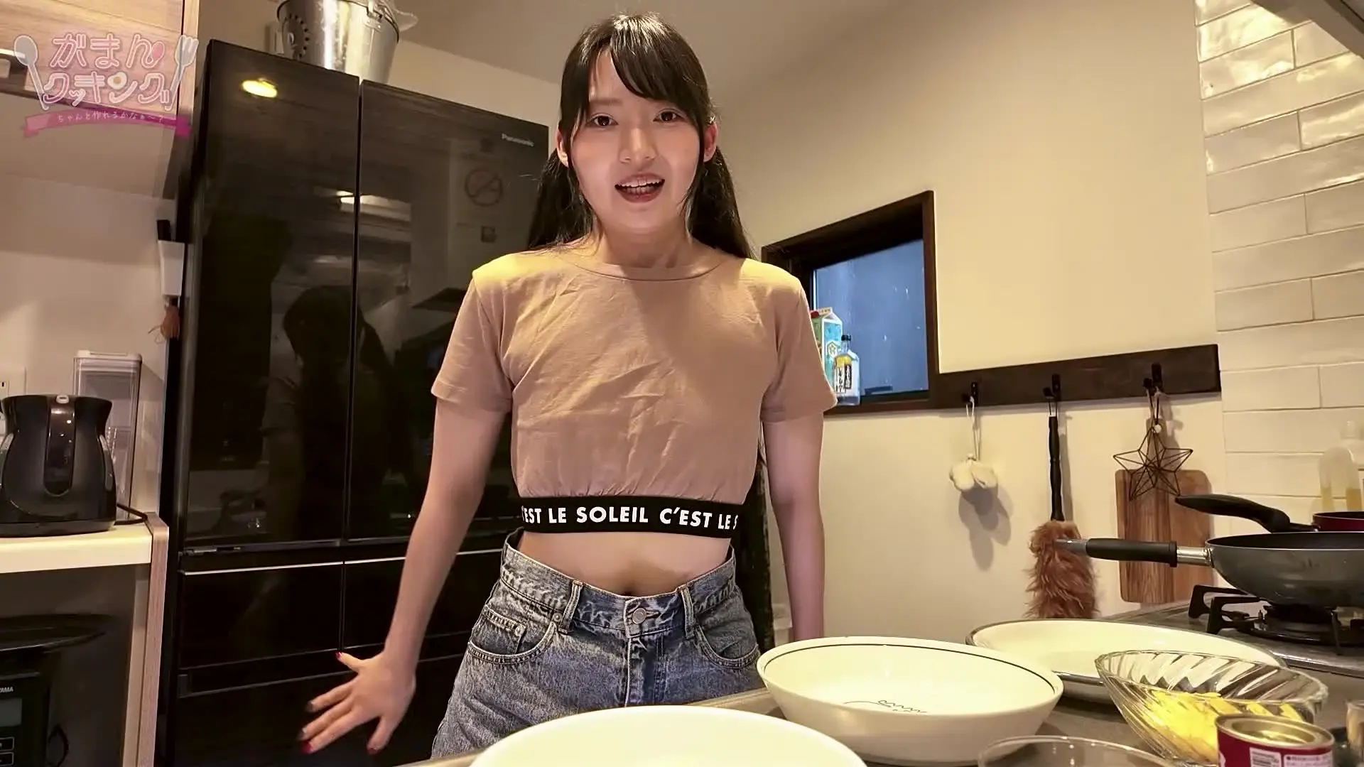 がまんクッキング【プラン半額中✨】「【本編映像】#011 はるか 一生懸命料理をしている女の子にエッチなイタズラを仕掛けるがまんクッキング。 今回ははるかちゃんがタコライス作りに挑戦。」の投稿サムネイル
